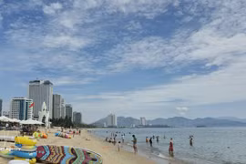 Un rincón de la playa de Nha Trang, en la provincia de Khanh Hoa, atrae a muchos turistas. (Fuente: VNA)