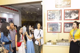 Turistas en el Museo de Victorias de Dien Bien Phu. (Foto: VNA)