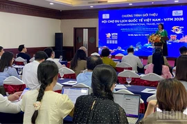 Vista de la reunión celebrada la víspera para informar sobre el evento. (Foto: Nhan Dan)