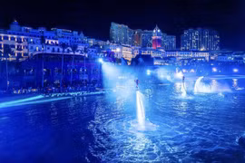 Un espectáculo nocturno en Phu Quoc. (Foto: kinhtemoitruong.vn)