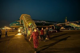 Amplían operaciones de vuelos nocturnos en seis aeropuertos con motivo del Tet. (Foto: VNA)
