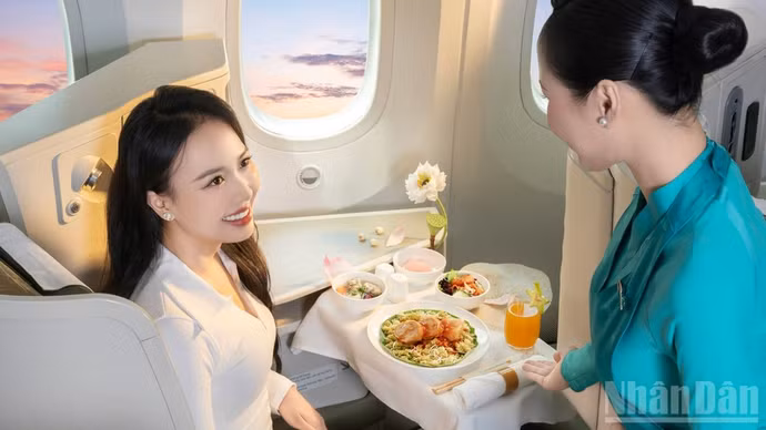 Vietnam Airlines es la primera aerolínea asiática en obtener el título de “Mejor aerolínea del mundo en gastronomía 2026”. (Foto: Trung Phong)