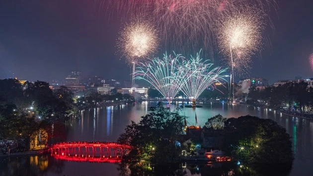 [Foto] Hanói celebra la llegada del Año Nuevo Lunar 2026 con deslumbrante espectáculo pirotécnico 