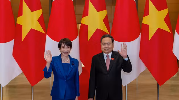[Foto] Presidente del Legislativo vietnamita se reúne con primera ministra de Japón