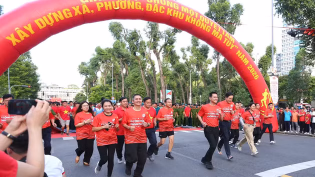 [Foto] Ciudad Ho Chi Minh: Miles de personas participan en carrera contra las drogas