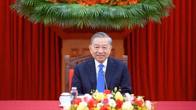 [Foto] Máximo dirigente de Vietnam mantiene una conversación telefónica con presidenta del Partido Liberal Democrático de Japón