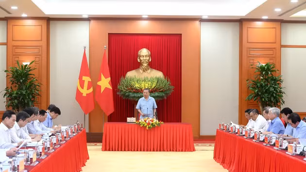 [Foto] Máximo dirigente de Vietnam preside reunión sobre el Proyecto de renovación del modelo de desarrollo nacional
