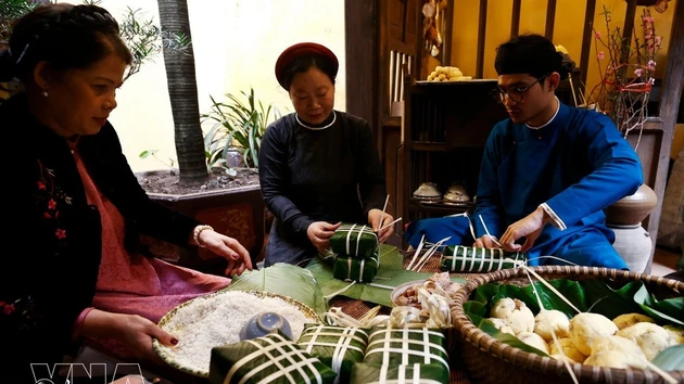 Banh Chung está imbuido de la identidad tradicional del Tet del pueblo vietnamita. (Foto: VNA)