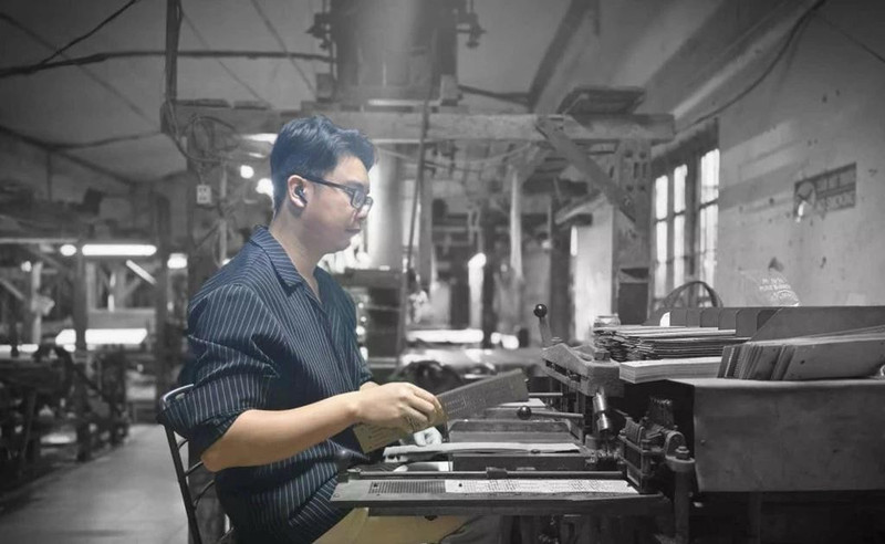 La aldea de seda de Van Phuc aplica tecnología y transformación digital en la producción. (Foto: Bnews)