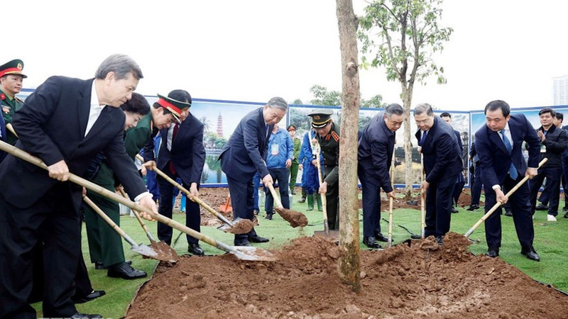El secretario general del Partido Comunista de Vietnam (PCV), To Lam, en la ceremonia de lanzamiento del movimiento de plantación de árboles. (Foto: VNA)
