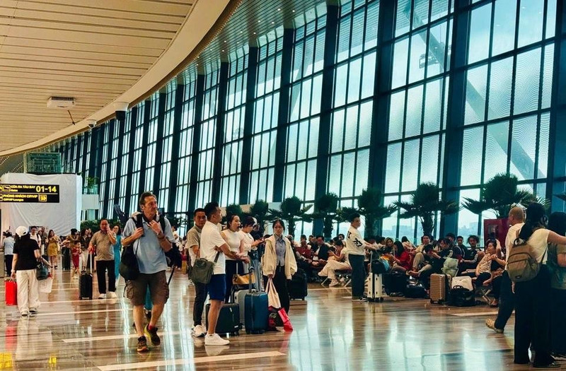 El Aeropuerto de Tan Son Nhat prevé gestionar más de 1.000 vuelos diarios en la temporada alta del Tet (Foto: TIA)