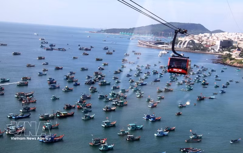 El teleférico de Hon Thom, el más largo del mundo sobre el mar, en la zona especial de Phu Quoc, de la provincia de An Giang. (Foto: VNA)