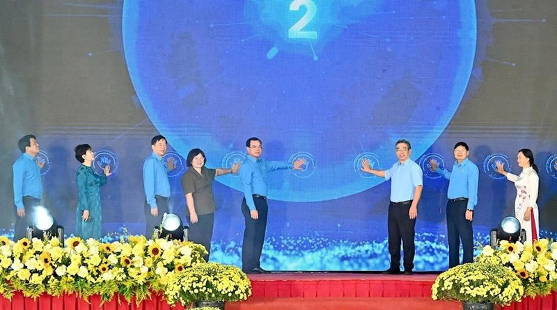 En la ceremonia de apertura oficial del "Mercado Tet del Sindicato - Primavera 2026". (Foto: hcmcpv.org.vn)