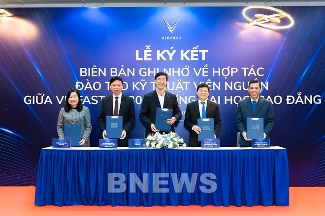 En el acto de firma. (Foto: VinFast)
