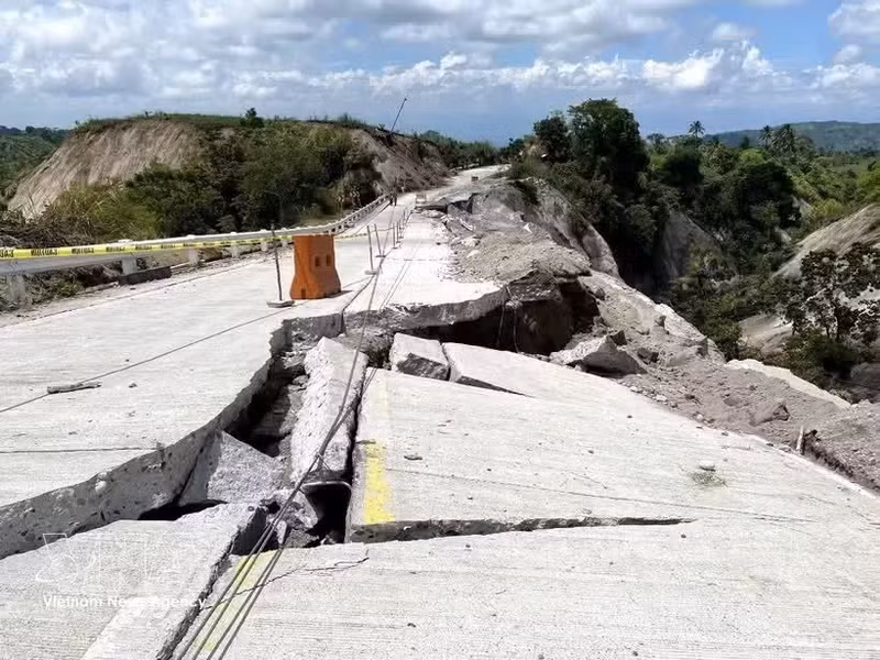 El devastador terremoto que recientemente causó numerosas pérdidas humanas y graves daños materiales en el sur de Filipinas. (Foto: VNA)