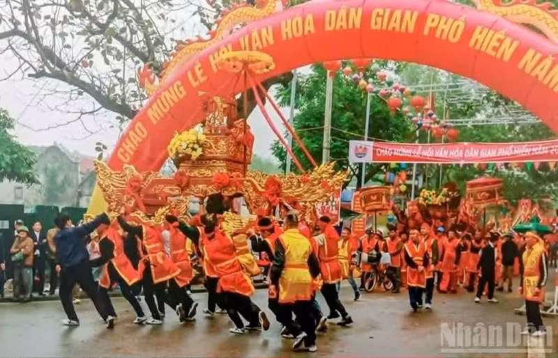 El Festival de Cultura Popular de Pho Hien se ha convertido en una necesidad espiritual para los pobladores locales.