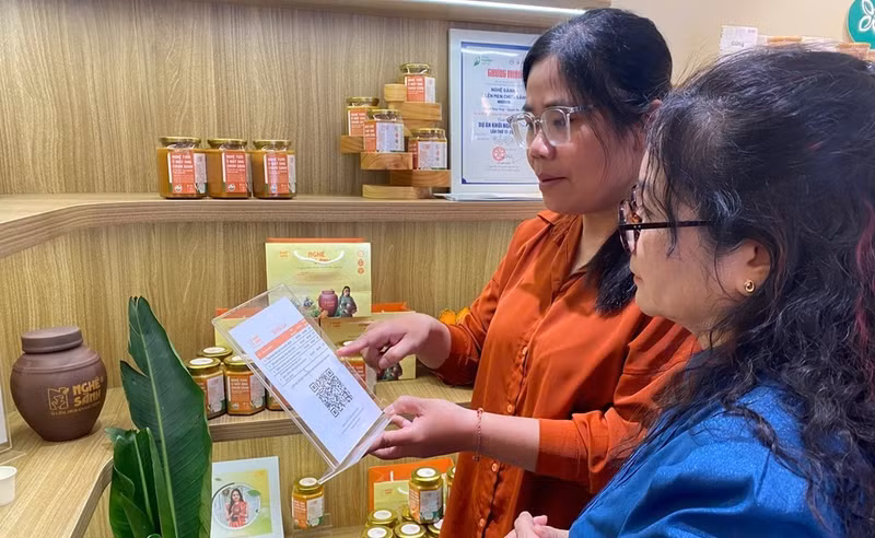 Todas las transacciones del evento se realizaron mediante métodos de pago sin efectivo. Foto: Ministerio de Industria y Comercio.