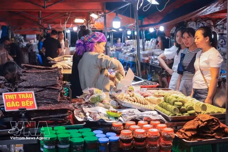 Sa Pa es un destino elegido por muchos turistas nacionales e internacionales para hacer turismo y aprender sobre la cultura local. (Foto: VNA)
