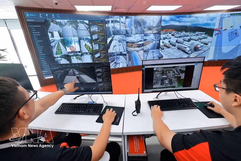 El sistema inteligente de gestión del transporte (TMS) del Parque Logístico de Viettel, es capaz de analizar grandes volúmenes de datos y predecir riesgos. (Foto: VNA)