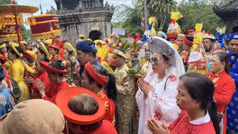 Rituales del Festival del Templo Hue Nam. (Foto: VNA)