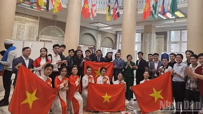 Estudiantes vietnamitas en el Festival Internacional de Estudiantes de Moscú.