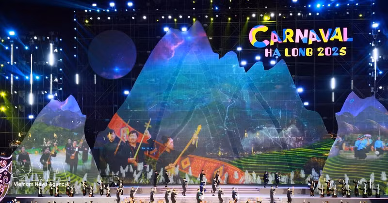 Carnaval Ha Long 2025 (Foto: VNA)