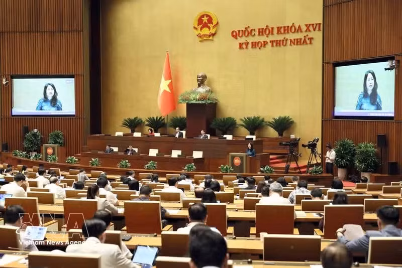 La ministra de Cultura, Deportes y Turismo, Lam Thi Phuong Thanh, habla en la sesión (Foto: VNA)