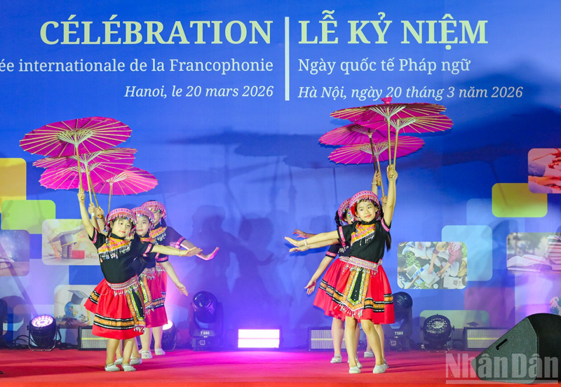 Un espectáculo en el evento. (Foto: Nhan Dan)