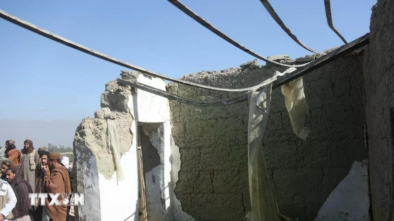 Casas en la provincia de Nangarhar, Afganistán, destruidas por un ataque aéreo pakistaní el 22 de febrero. (Foto: VNA)