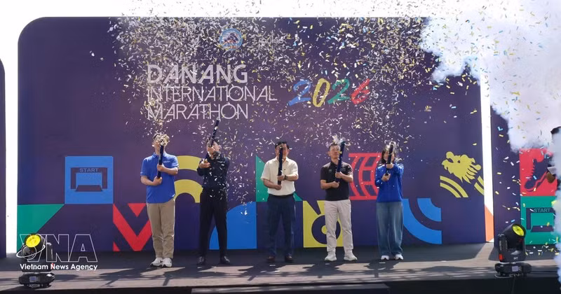 El Maratón Internacional de Da Nang 2026 atrae a casi nueve mil corredores. (Foto: VNA)