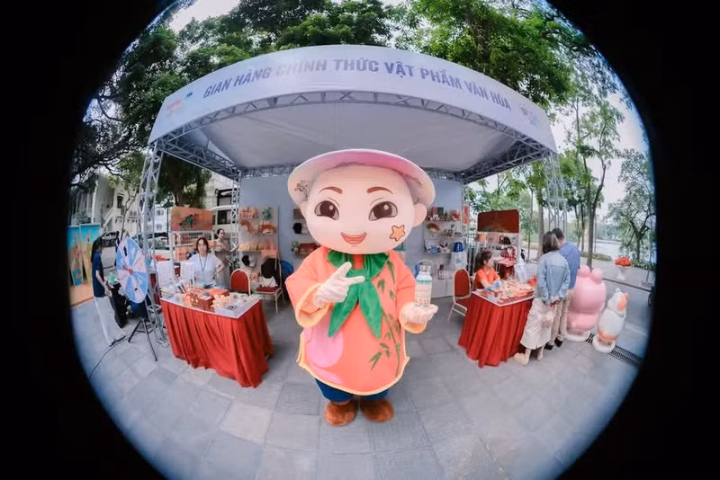 La mascota Anh Tre en el evento.