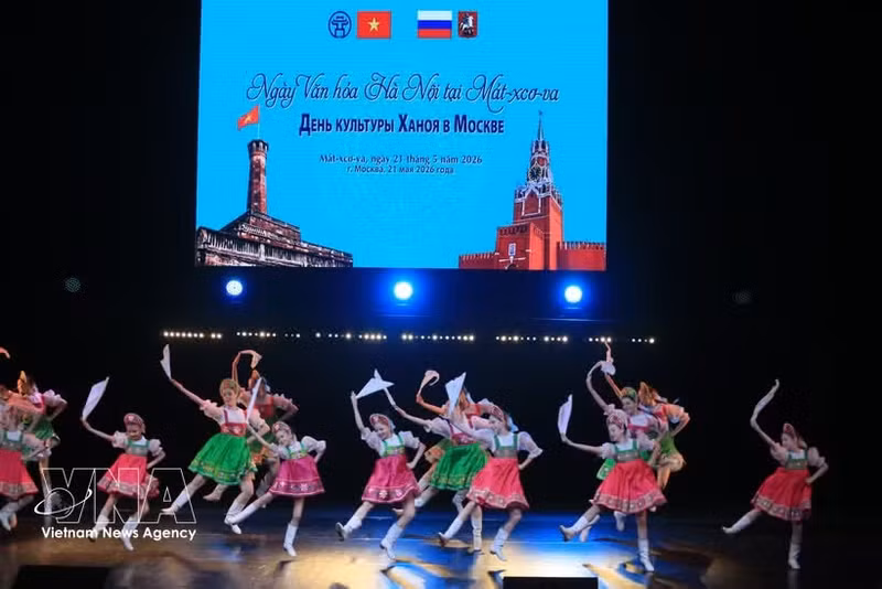 Representación de danza Kalinka de Rusia (Foto: VNA)