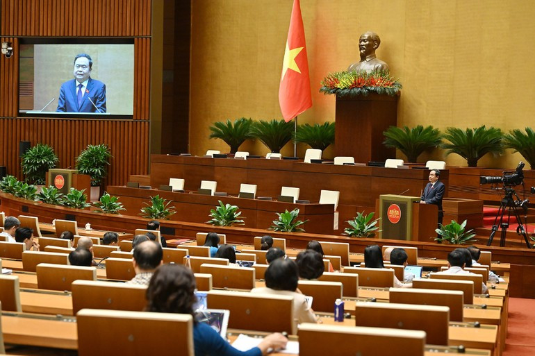 El presidente de la Asamblea Nacional de Vietnam, Tran Thanh Man, habla en la cita (Foto: Nhan Dan)