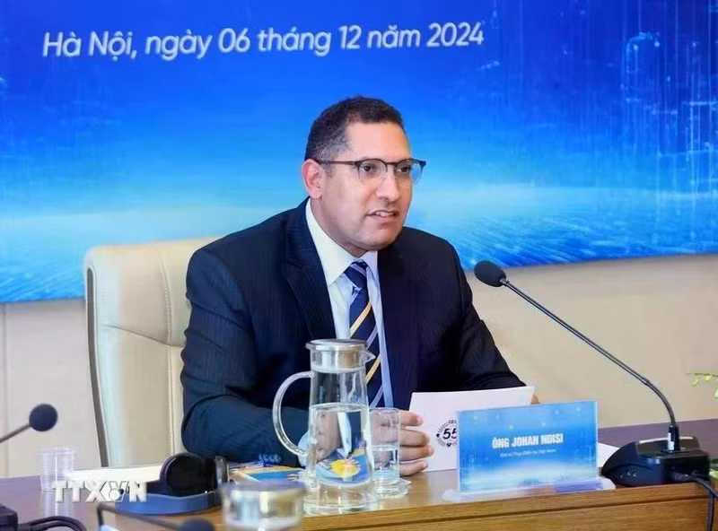 El embajador de Suecia en el país indochino, Johan Ndisi. (Foto: VNA)