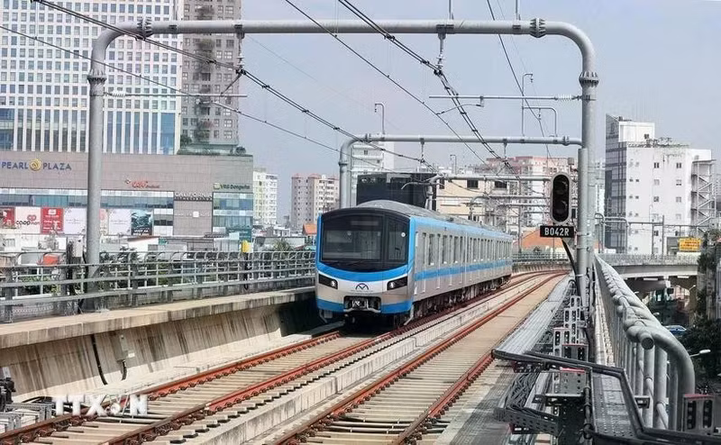 Tren que circula por la línea de metro Ben Thanh-Suoi Tien. (Foto: VNA)
