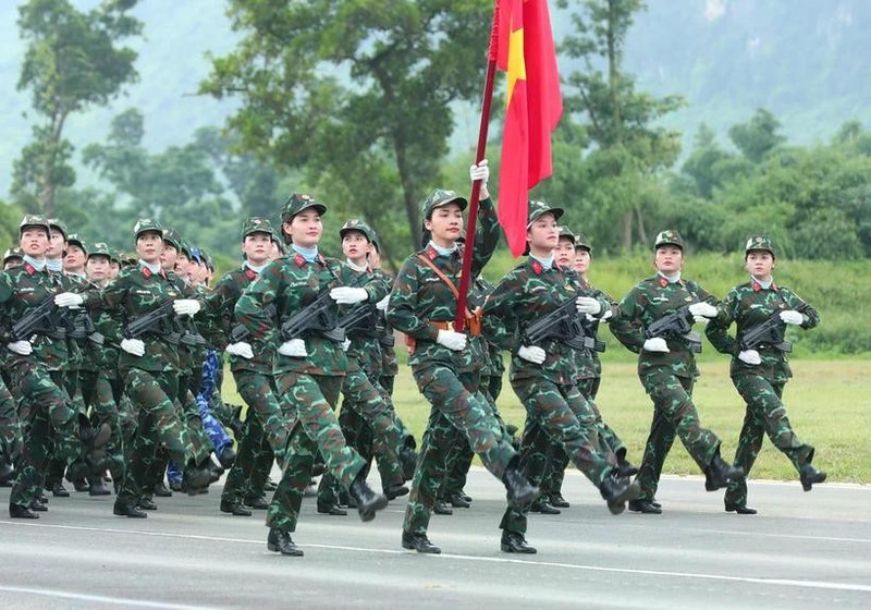 Fuerzas femeninas participan en el ensayo (Foto: VNA)