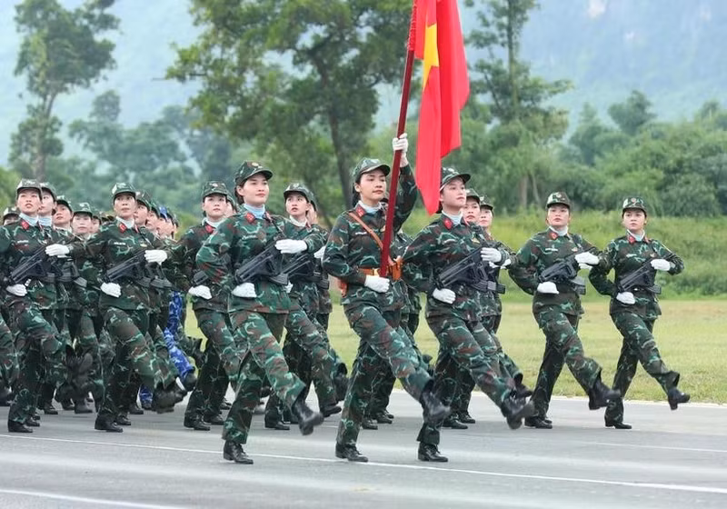 Fuerzas femeninas participan en el ensayo (Foto: VNA)