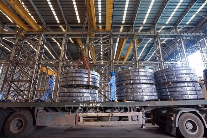 Las empresas vietnamitas tendrán mayor motivación para invertir en la fabricación de acero y maquinaria tras la promulgación de la Ley de Ferrocarriles (modificada). (Foto: VNA)