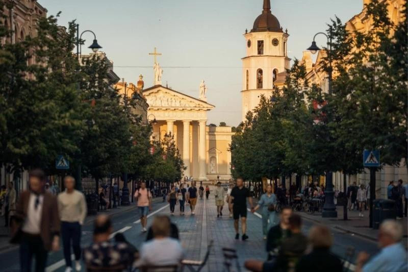 Muchos vietnamitas residentes en Lituania abren sus negocios en centros comerciales de la capital, Vilna. (Foto: Nhan Dan)