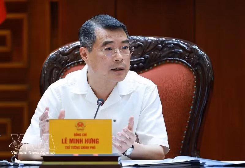 El primer ministro de Vietnam, Le Minh Hung, preside la reunión (Foto: VNA)