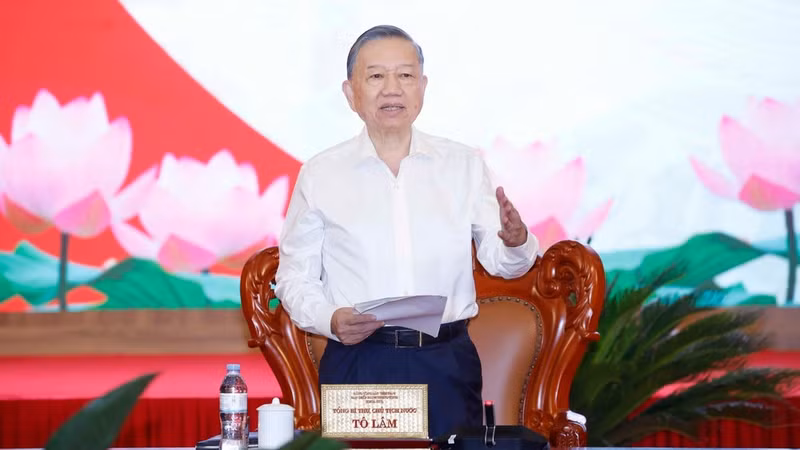 El secretario general del Partido Comunista y presidente de Vietnam, To Lam, interviene en la cita. (Foto: VNA)