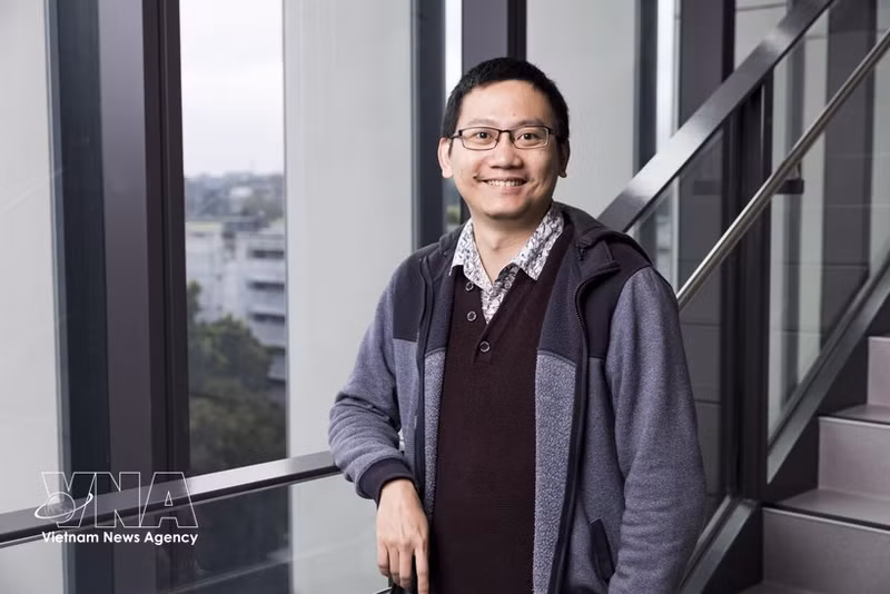 El doctor Nguyen Minh Triet, responsable académico de la Red de Innovación de Vietnam en Australia e investigador de Archer Materials. (Foto: VNA)