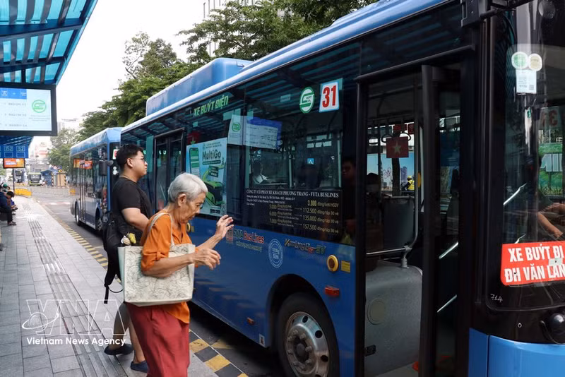 Autobuses Ciudad Ho Chi Minh, Línea 1 del Metro, Metro Ben Thanh Suoi Tien, transporte público Vietnam