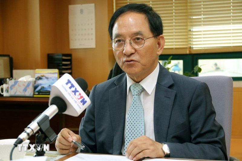 El profesor Lee Jai Hee, presidente de la Escuela Internacional de Posgrado en Educación de Idiomas (IGSE) en Seúl, en la entrevista. (Foto: VNA)