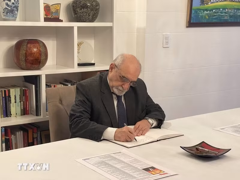 El secretario general del Partido Comunista de Argentina, Jorge Kreyness (Foto: VNA)