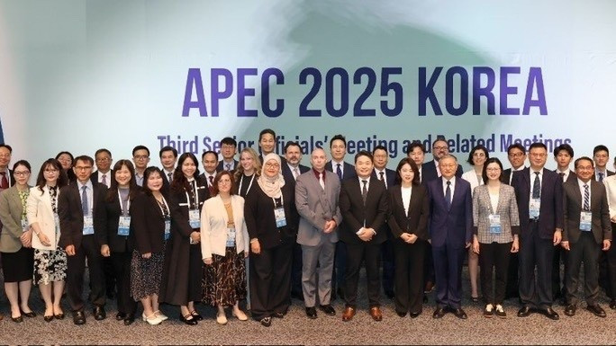 Representantes de la Aduana de Vietnam y delegados en la segunda reunión del subcomité de asuntos aduaneros en el marco de la cooperación APEC 2025. (Foto: Administración General de Aduanas de Vietnam)