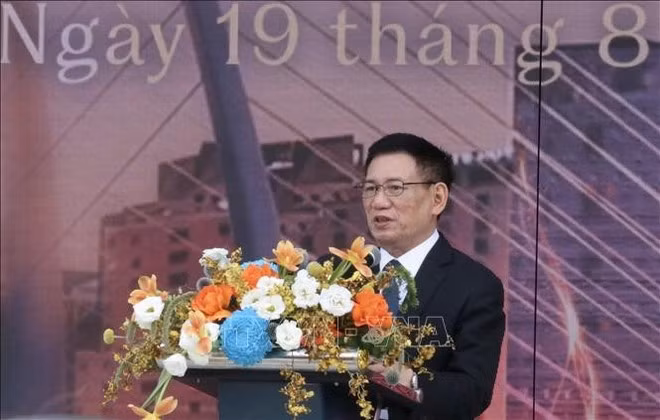 El viceprimer ministro Ho Duc Phoc interviene en la cita (Foto: VNA)