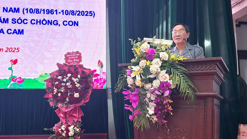 El presidente de la Asociación de víctimas del Agente Naranja/dioxina de Hanói, Tran Van Quang, pronuncia el discurso inaugural del evento.