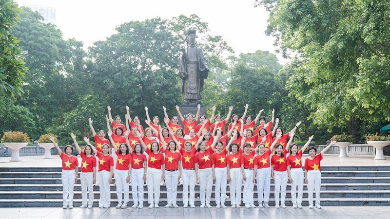 Se espera que diez mil personas en Hanói participen directamente en la caminata “Avanzamos con Vietnam”.