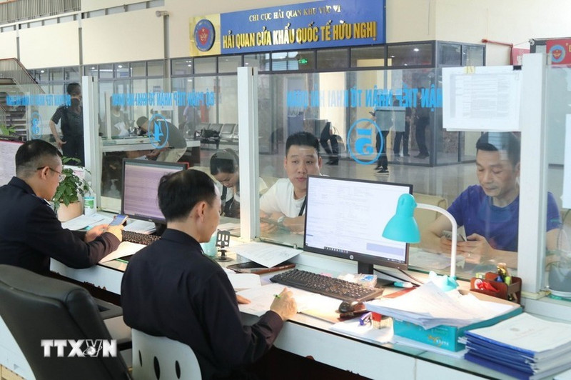 En una oficina de aduanas en el Puerto internacional de Huu Nghi en la provincia de Lang Son (Foto: VNA)
